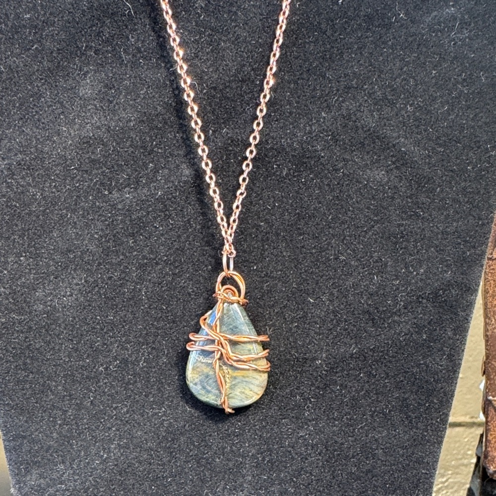 Handmade Blue Tiger Eye Teardrop Pendant Necklace in copper Wire